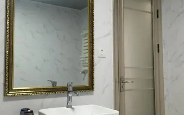 Post Hotel (Gongyi Xinxing Road Xingyue Times Square)