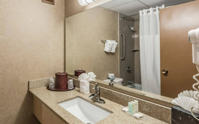 Comfort Inn & Suites Omaha Central