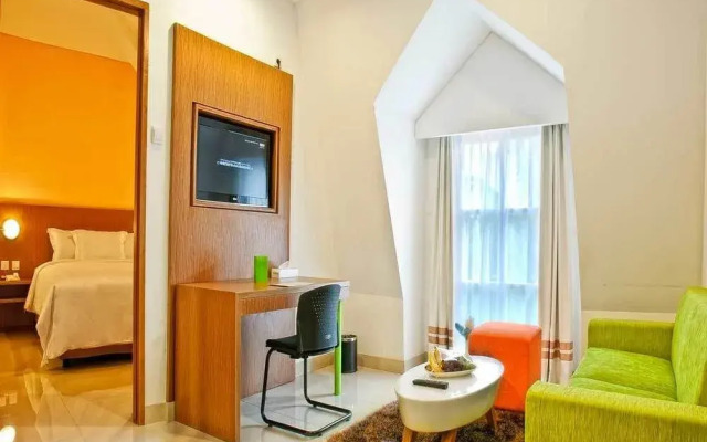 ZEN Premium Pancoran Pomelotel