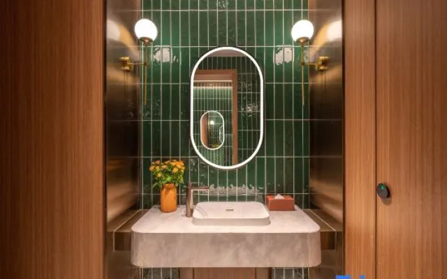 Orange Hotel (Dalian Railway Station)