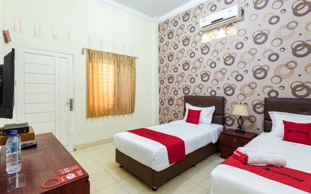 RedDoorz Syariah @ Jalan Letda Sujono Tembung