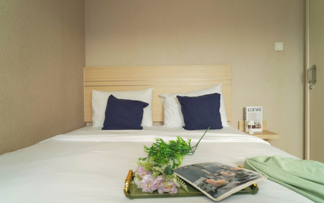 Homelike And Neat 2Br At Apartment Green Pramuka City