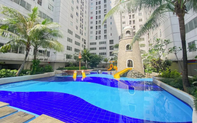 Modern Look 2Br At Bassura City Apartment