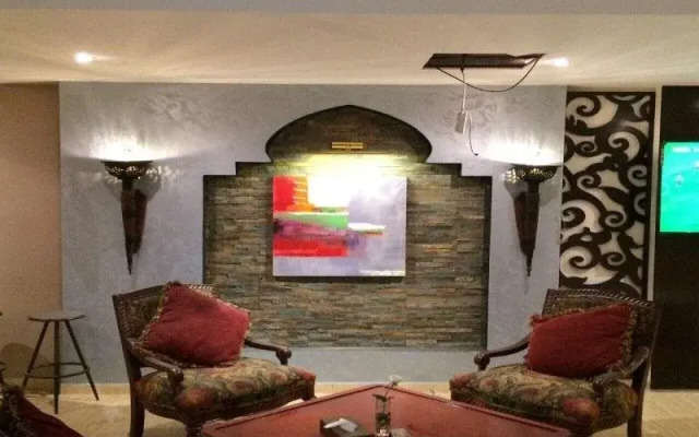 Majestic Inn