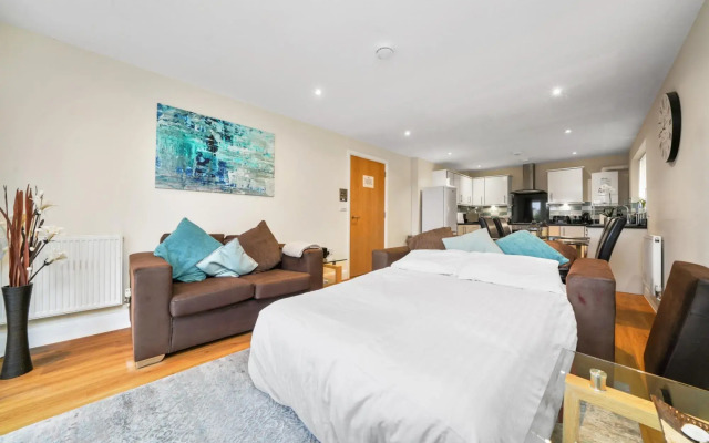 London Heathrow Living Serviced Apartments- Apt 12