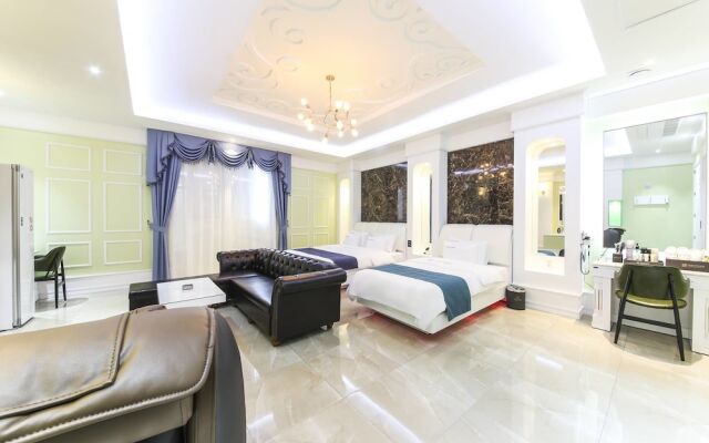 Myeongpum Drive-in Hotel