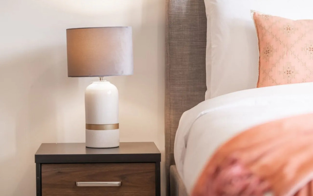 Stunning flat with balcony in Sparkle Tower