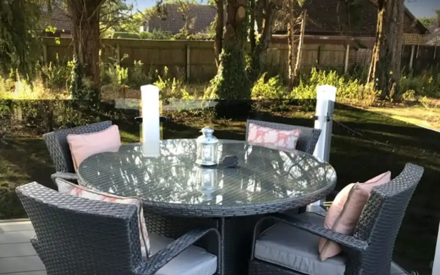 6 Berth Luxury Lodge in Christchurch, Dorset