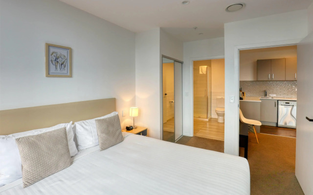 Ramada Suites By Wyndham Victoria Street West