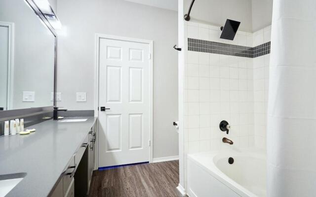 Artsy South Congress Suites by Sonder