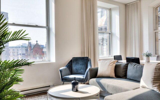 The taliane Superbe Condo 2BDR Montreal