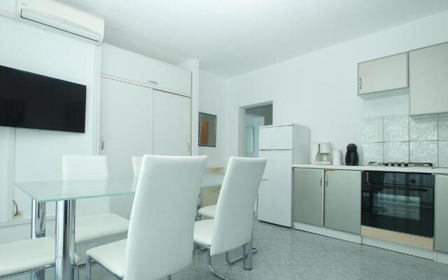 Apartments Milica 56