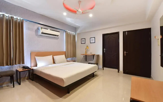 Fabhotel Rushank Palace
