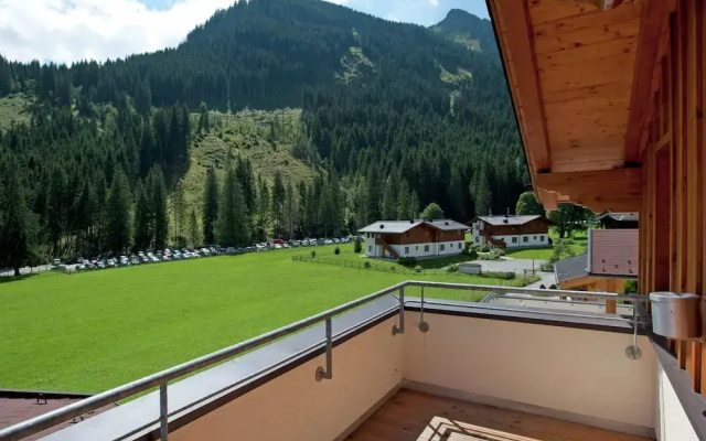 Chalet in Saalbach Near Ski Lift
