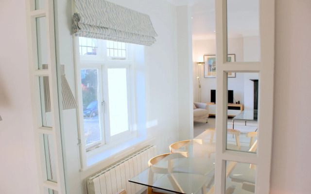 Peymans - The Luxurious Duplex Serviced Apartment