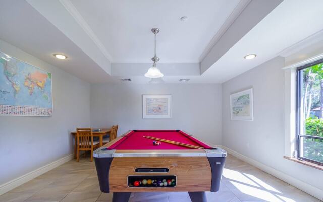 Yellow Pine Duplex Close to Pool & Tennis