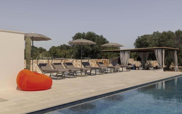 New Villa Aspri with Infinity Pool 1km from the sea