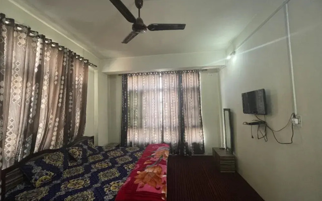 Goroomgo Burge Green Guest House
