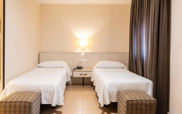 New Hotel Colón