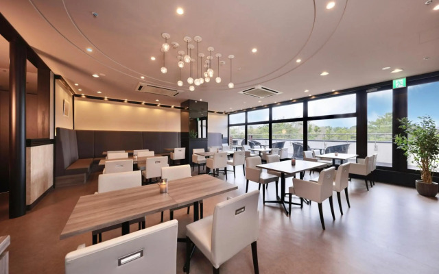 MINAMISENRI Crystal Hotel