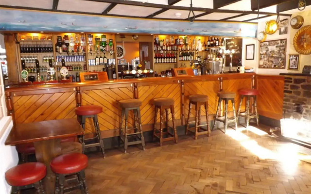 Cadgwith Cove Inn