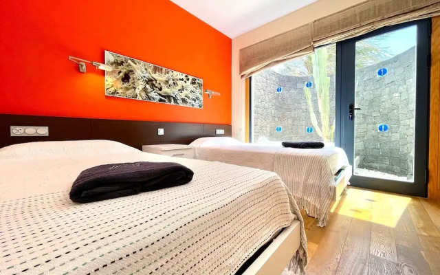 Beautiful 5-bed Villa in Playa Blanca