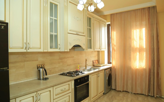 Al Sheikh 5 Bedroom Luxury Apartment 1