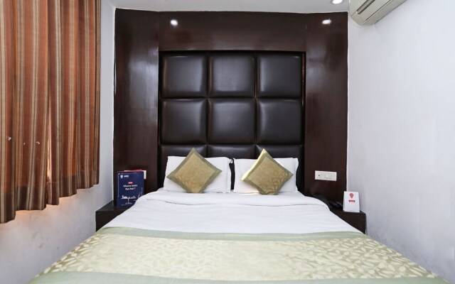 OYO 8933 Hotel CG International
