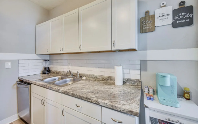 Charming Hampton Home Near Downtown & Beaches!