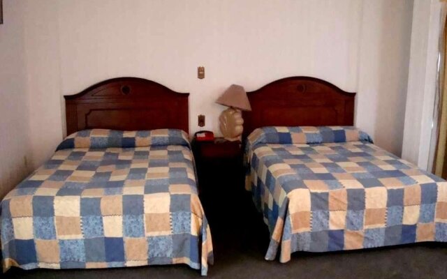 Leo Hotel