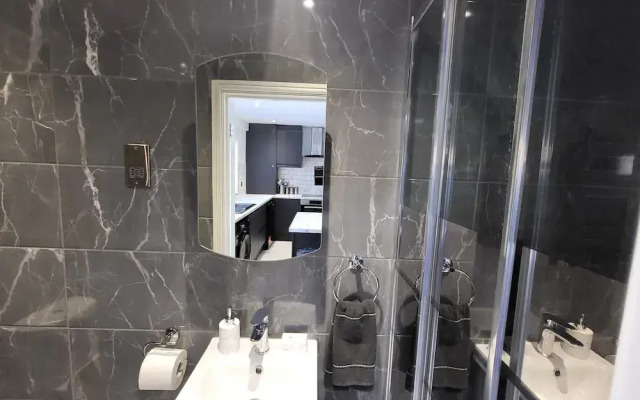 Grand Exclusive 2 Bed Apartment - London