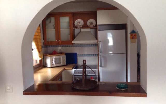 Pleoussa Studio and Apartments