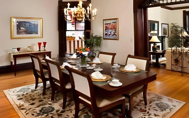 Lyndon House B&B