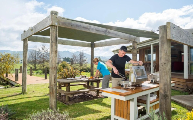 Eden's Edge Lodge