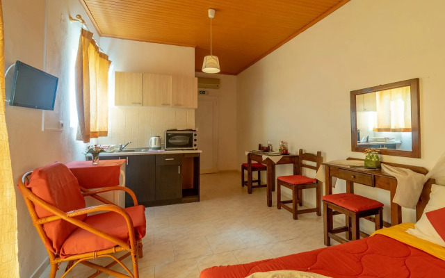 Akis Villa Studios & Apartments with Pool