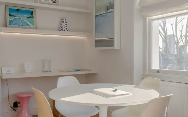 2 Bedroom Apartment Near Ladbroke Grove
