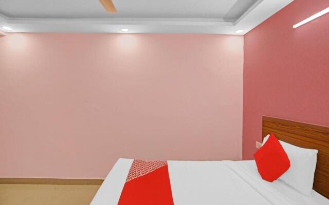 OYO 85984 Hotel Happy Spring