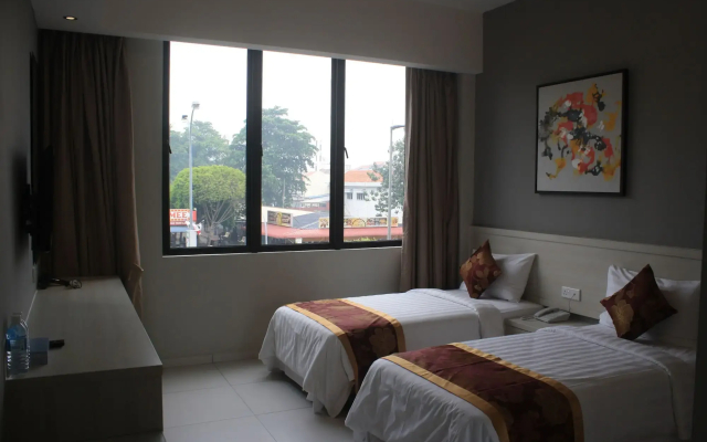 Aurora Hotel