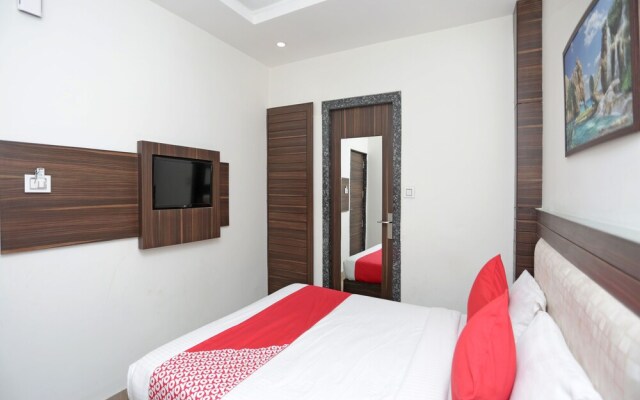 OYO 13045 Hotel Solitaire Inn
