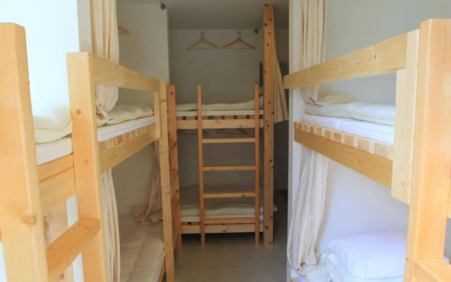 plumhostel