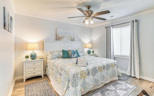 On-the-beach Escape: Oceanfront in Surfside!