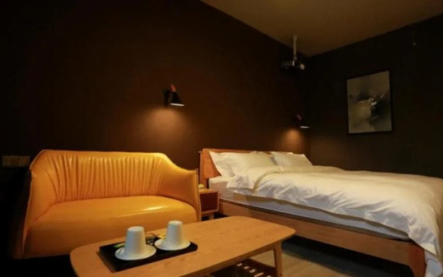 Lansey Hotel