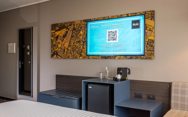 Ola Santiago Providencia, Tapestry Collection by Hilton