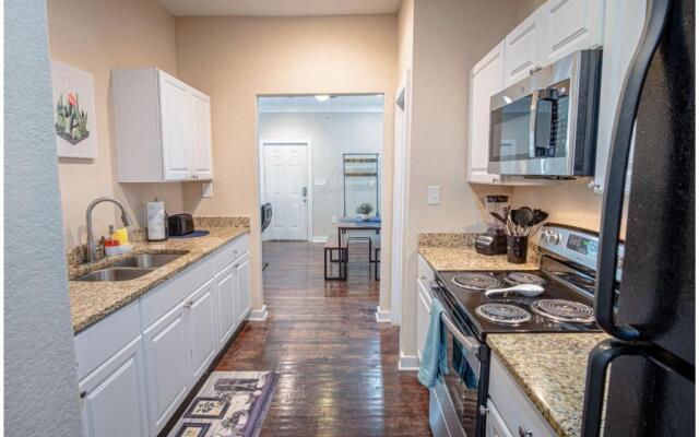 Fabulous Newly Renovated 2Br1Ba Near Downtown