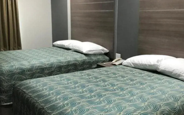 Grand Villa Inn & Suites - Humble