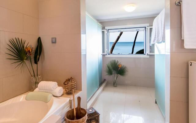 Azzuro Beach House
