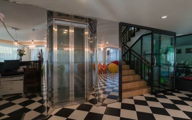 GoldStone Residency Patong , Phuket