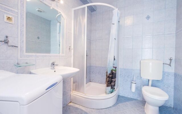 Awesome Home in Rab With Wifi and 2 Bedrooms