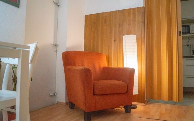 Timeless 2BR Near Downtown