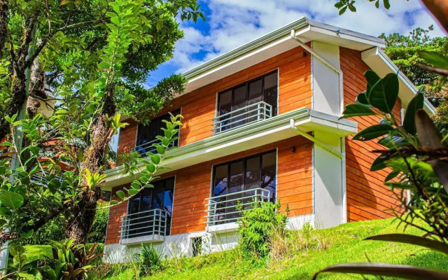 Burbi Lake Lodge Monteverde